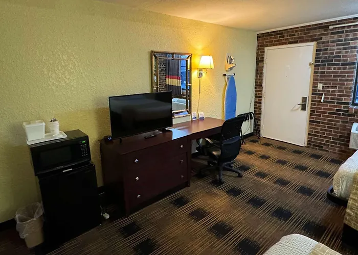 Travelodge By Wyndham Airport Platte City