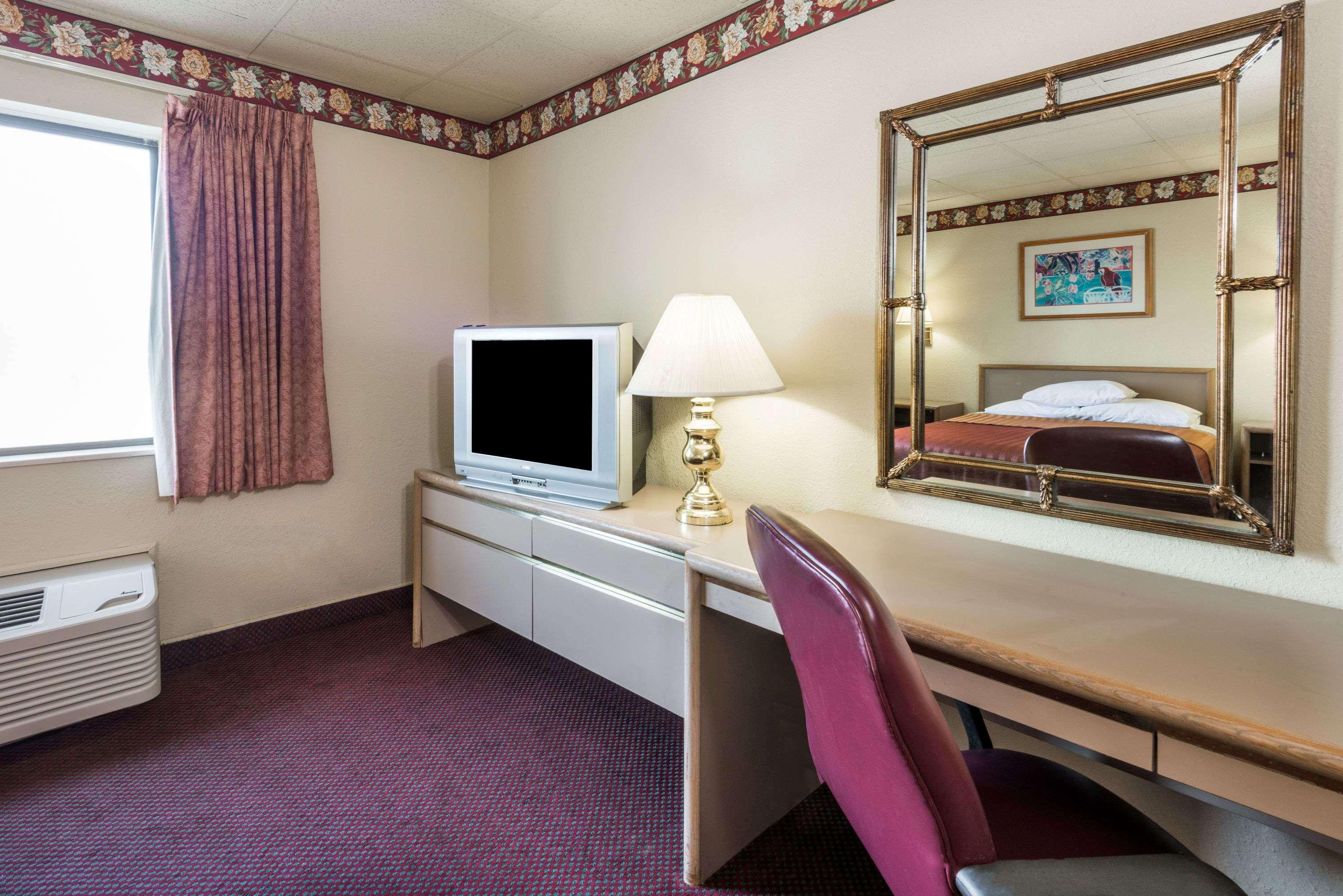 Travelodge By Wyndham Airport Platte Hotel Platte City
