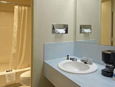 Hotel Travelodge By Wyndham Airport Platte *