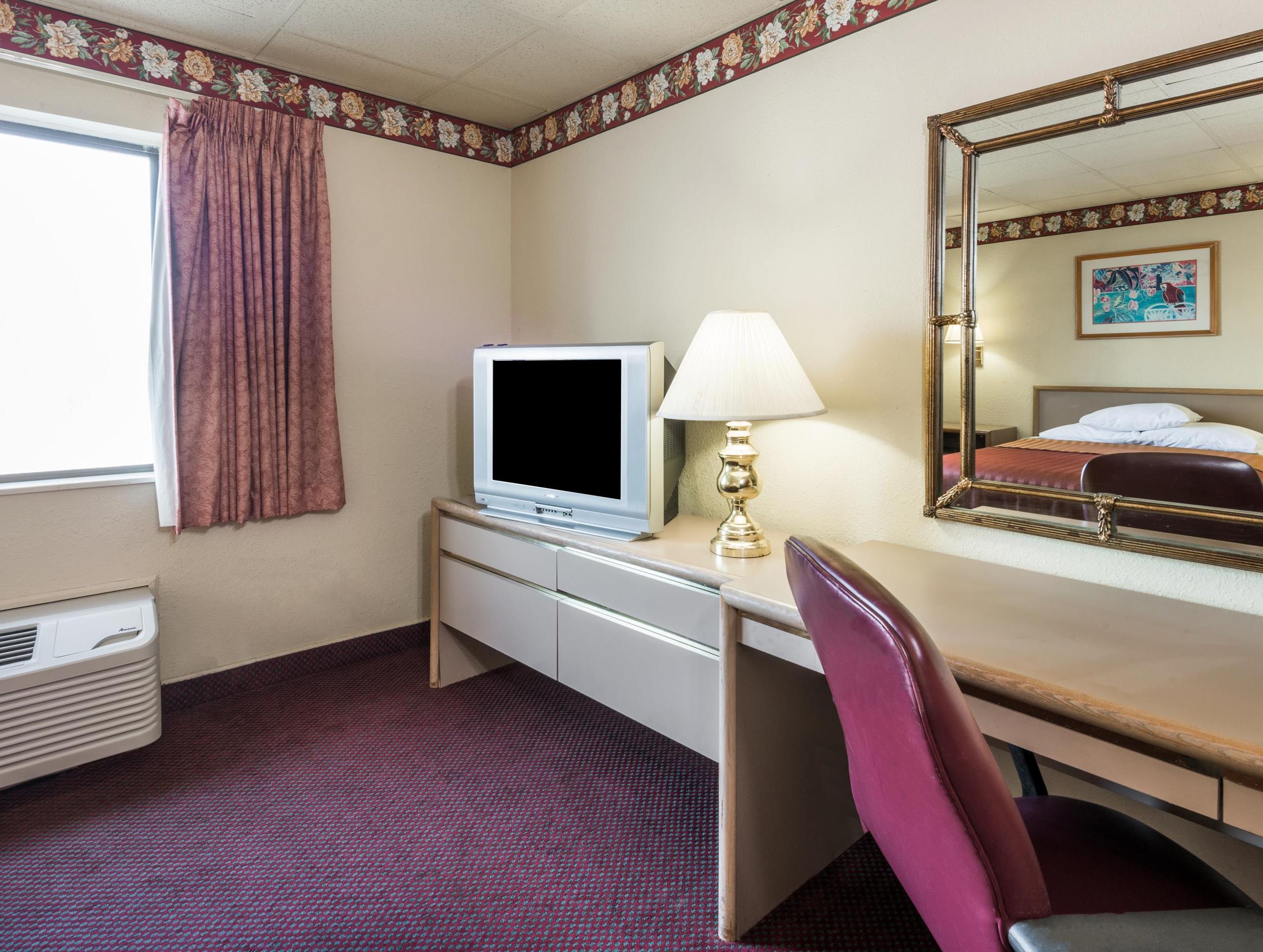 Travelodge By Wyndham Airport Platte * Platte City