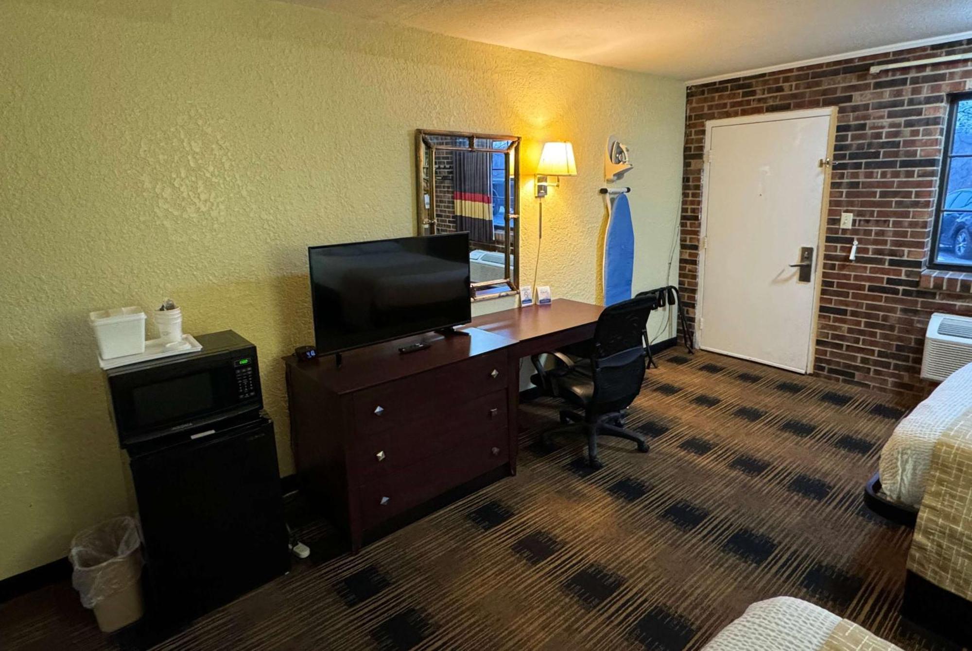Travelodge By Wyndham Airport Platte Platte City
